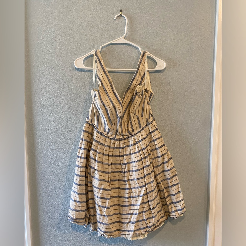 J. Crew cotton blend V neck pleated dress, cream and light blue, size 8.
